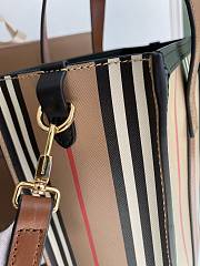 Burberry Icon Stripe Small Tote Bag 8024294 Size: 26x11.5x31cm - 3