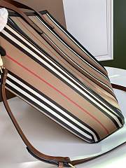 Burberry Icon Stripe Small Tote Bag 8024294 Size: 26x11.5x31cm - 4
