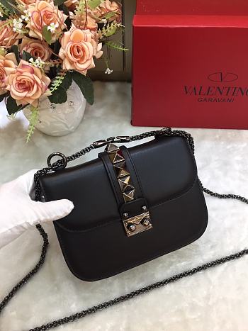 Valentino Garavani Metal Rockstud Shoulder Bag 26cm