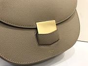 Celine Medium Trotteur Bag In Leather Taupe In Grey 23 cm - 4