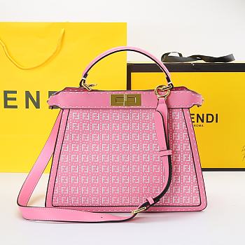 Fendi Peekaboo ISEEU Medium Bag In Pink 