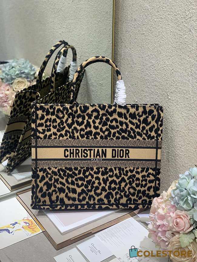 Dior Book-Tote Maria Grazia Chiuri Yellow Size 41cm - 1