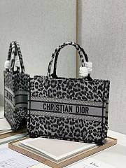 Dior Book Tote Grey Multicolor Mizza Embroidered Size 36x28cm - 2