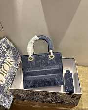 Dior Medium Lady D-lite Blue Embroidery Size 24cm - 4