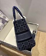 Dior Medium Lady D-lite Dark Blue Embroidery Size 24cm - 3