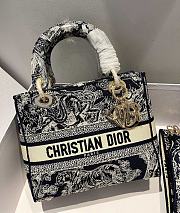 Dior Medium Lady D-lite Black&White Embroidery Size 24cm - 6