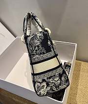 Dior Medium Lady D-lite Black&White Embroidery Size 24cm - 2