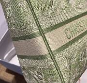 Dior Medium Lady D-lite Green Tiger Embroidery Size 24cm - 2