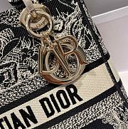 Dior Lady Medium Blue Toile de Jouy Reverse Embroidery Size 24cm - 6