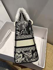 Dior Lady Medium Blue Toile de Jouy Reverse Embroidery Size 24cm - 3