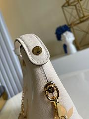 Louis Vuitton Marshmallow Hobo Bag M45697  - 2