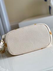 Louis Vuitton Marshmallow Hobo Bag M45697  - 5