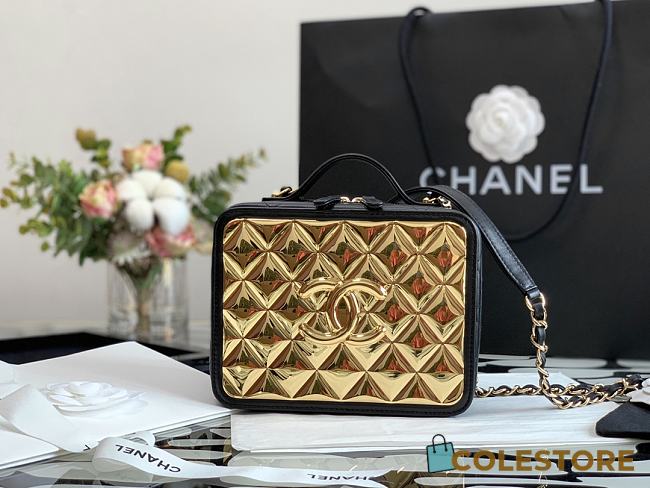 Chanel Vanity Case Sheepskin With Gold AS2900  14.5x18.5x7.5cm - 1