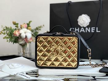 Chanel Vanity Case Sheepskin With Gold AS2900  14.5x18.5x7.5cm