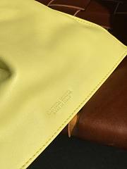 Bottega Veneta Twist Clutch In Yellow 607964 - 2