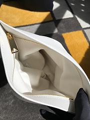 Bottega Veneta Twist Clutch In White 607964  - 2