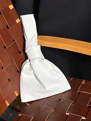 Bottega Veneta Twist Clutch In White 607964  - 4