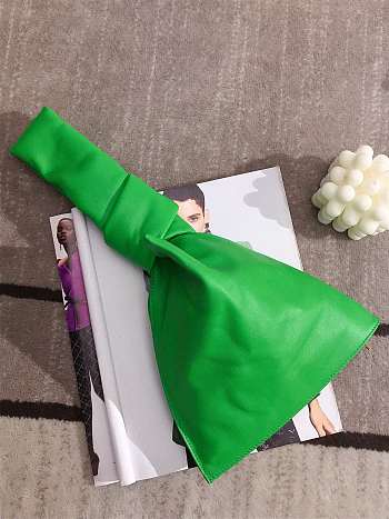 Bottega Veneta Twist Clutch In Green 607964