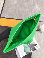 Bottega Veneta Twist Clutch In Green 607964 - 5