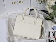 Dior Honoré Handbag In White M8012 - 3