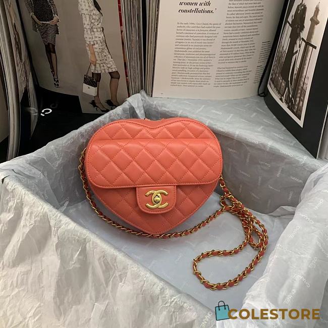 Chanel 22S Heart Bag AS2061 Size 20×17×6.5cm 