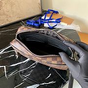 Louis Vuitton Damier Ebene Clutch N41663  - 4