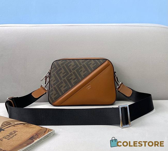 Fendi Crossbody Bag 0133A Size 23x5x15cm - 1