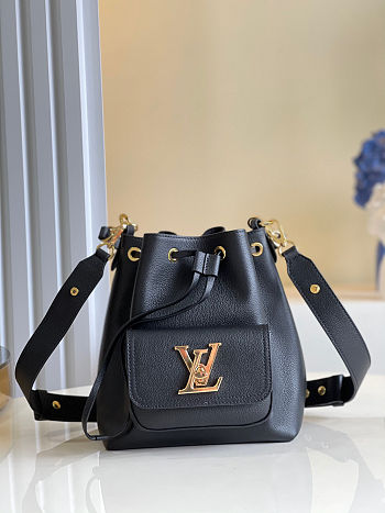 Louis Vuitton Bucket Bag In Black