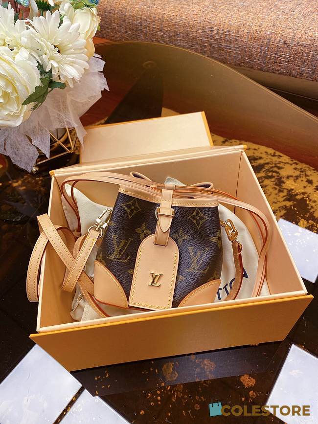 Louis Vuitton Noe Bucket Bag M57099  - 1