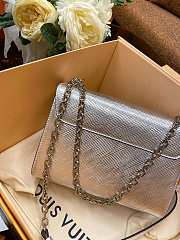 Louis Vuitton Twist Silver Epi Leather M50280 Size 23x18x8cm - 3
