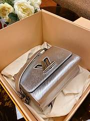 Louis Vuitton Twist Silver Epi Leather M50280 Size 23x18x8cm - 5
