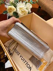 Louis Vuitton Twist Silver Epi Leather M50280 Size 23x18x8cm - 4