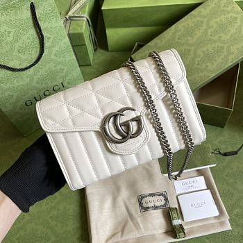 Gucci GG Marmont Matelassé In White With Silver Chain 474575 Size 20cm