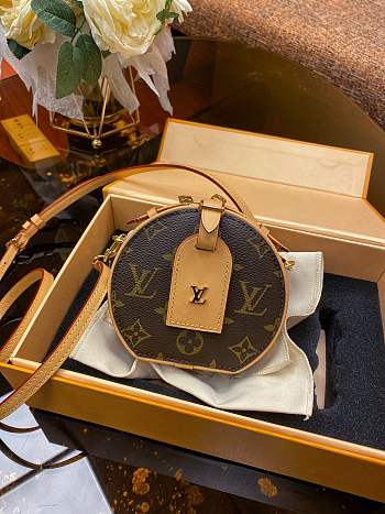 Louis Vuitton Mini Petite Boite Chapeau M44699 