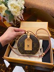 Louis Vuitton Mini Petite Boite Chapeau M44699  - 4