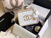 Chanel White Quilted Leather CC Filigree Chain Around Vanity Case Bag - 3
