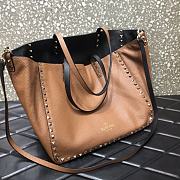 Valentino Garavani Rockstud Tote Bag In Brown - 6