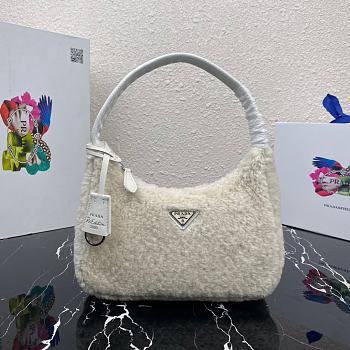 Prada Re-Edition 2000 Hand Bag 1NE515