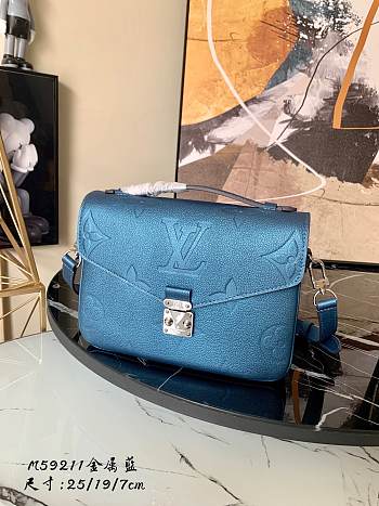 Louis Vuitton Pochette Metis In Navy Blue M59211