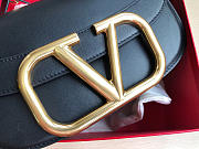 Valentino Garavani Supervee Shoulder Black Bag Size 26.5x9x15cm - 6