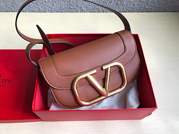 Valentino Garavani Supervee Shoulder Wine Bag Size 26.5x9x15cm