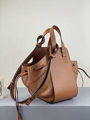 Loewe Hammock Bag in Calfskin Size 32 x 28 x 15 cm - 2