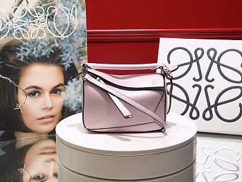 Loewe Puzzle Bag Soft Grained Calfskin Blossom/Pink Size 18*12.5*8cm