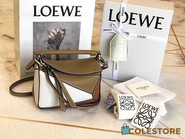 Loewe Puzzle Bag Soft Khaki Calfskin Brown Size 18*12.5*8cm - 1