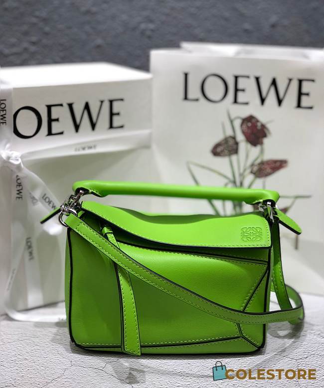 Loewe Puzzle Bag Soft Green Calfskin Size 18*12.5*8cm - 1