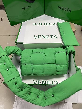 Bottega Veneta Tech Cassette Padded Bag 628951 Size 30cm*15cm*7.5cm