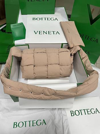 Bottega Veneta Tech Cassette Padded Bag Cream 628951 Size 30cm*15cm*7.5cm