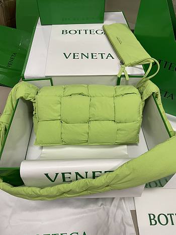 Bottega Veneta Tech Cassette Padded Bag Green 628951 Size 30cm*15cm*7.5cm