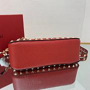 Small Rockstud Grainy Calfskin Crossbody Bag 19cm - 4