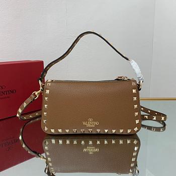 Small Rockstud Grainy Calfskin Crossbody Bag Brown 19cm